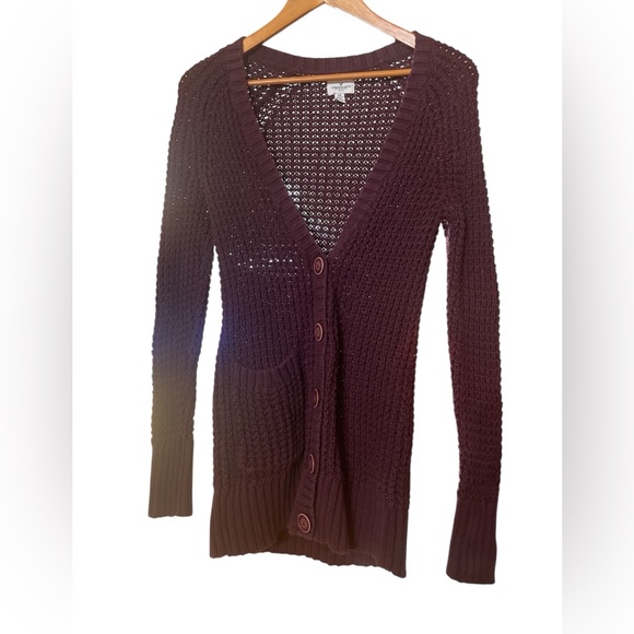American Eagle Wine Waffle Knit Long Cardigan Small Button-Up Y2K Grannycore - Picture 2 of 6